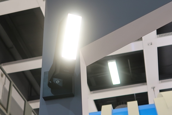 Smart Home Automation op IFA 2018: Wat is er nieuw en wat is er hot? netatmo slimme buitencamera 1 ifa2018