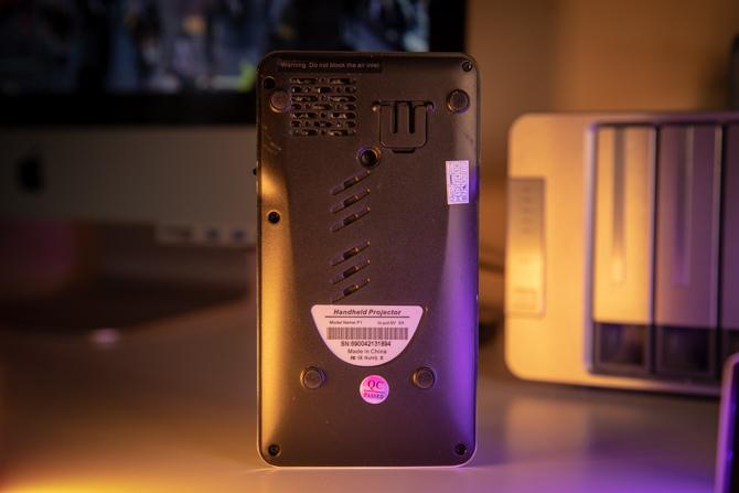 P1 Pico Projector onderzijde