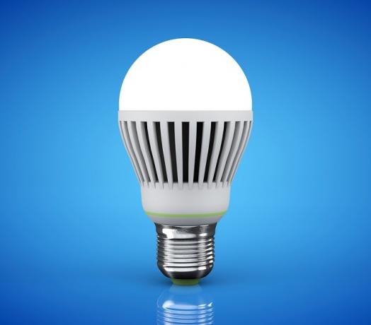 LED-lamp op blauwe achtergrond