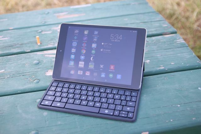 Nexus 9 met Bluetooth-toetsenbord aangesloten