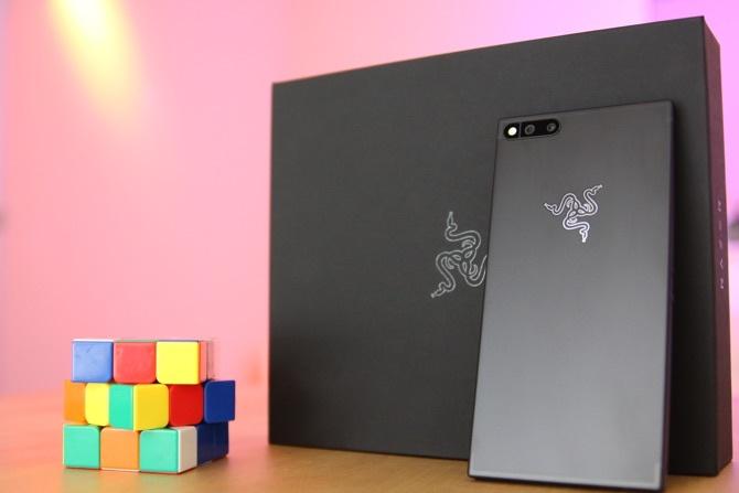 Razer Phone Review: er is een eerste keer voor alles Razer-telefoon achterkant