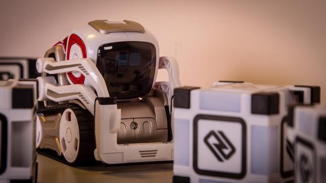 Deze speelgoedrobot heeft een eigen leven: Anki Cozmo Review Cozmo 4