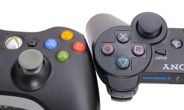 xbox playstation gamecontrollers