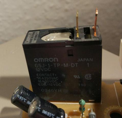 Hoe veilig een magnetron uit elkaar te halen en wat te doen met het onderdelenrelais 520x500