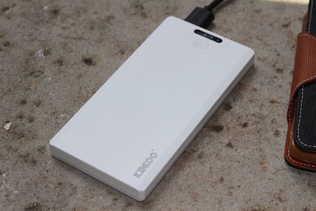 Kinkoo Infinite One Portable Battery Bank Review en Giveaway kinkoo infinite one review 1