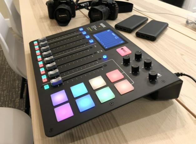 Rodecaster Pro zijaanzicht