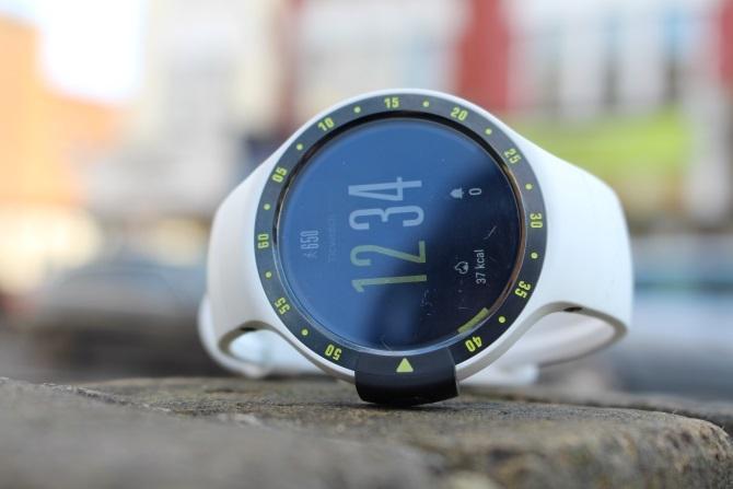 ticwatch review - close up van de wijzerplaat