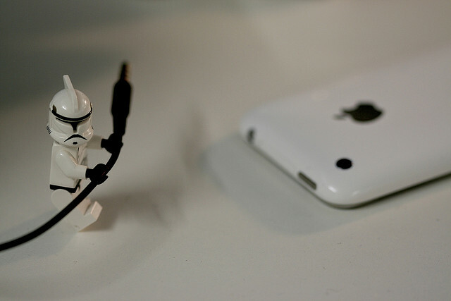 stormtrooper-hoofdtelefoon-snoer-iphone