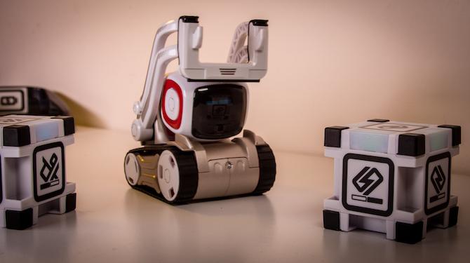 Deze speelgoedrobot heeft een eigen leven: Anki Cozmo Review Cozmo 13