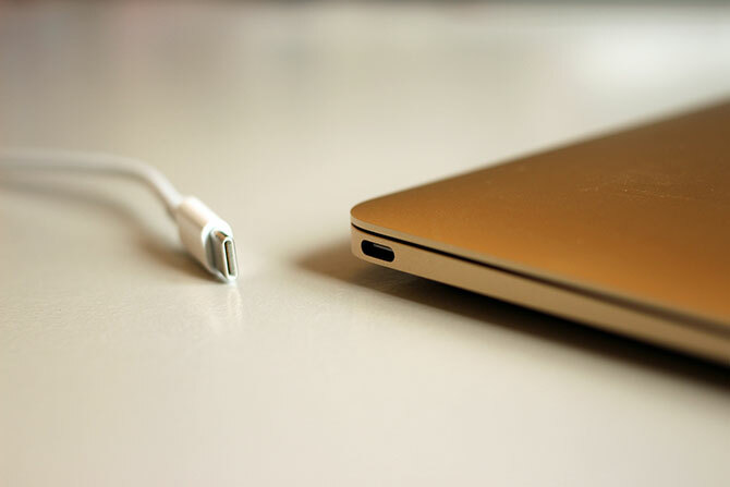Apple MacBook met USB-C-poortfoto